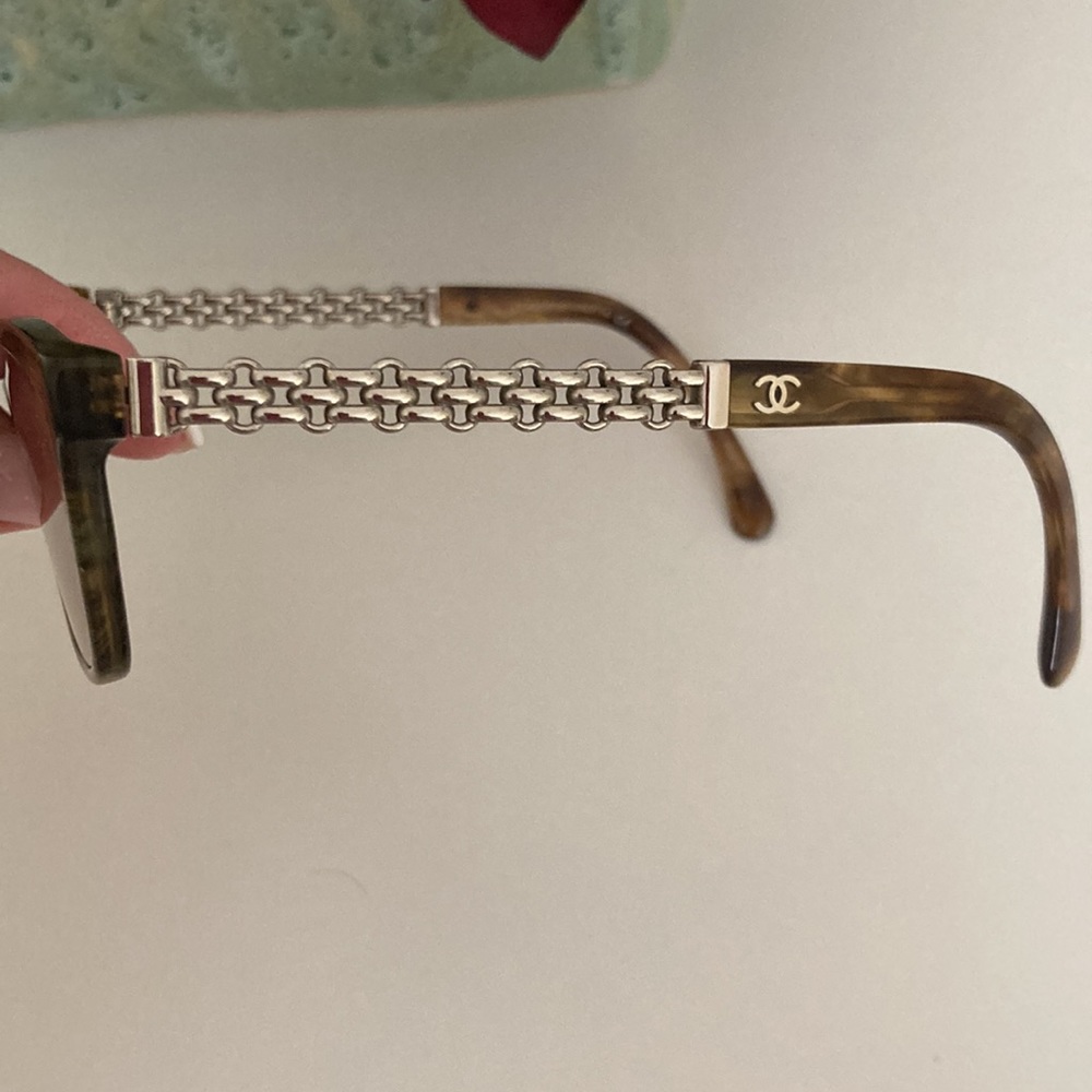 Chanel sunglasses tortoise EUC Authentic! - Picture 4 of 12